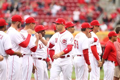 Reds start 4-game series against the Phillies